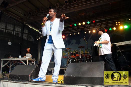 Skarra Mucci (Jam) with Dee Buzz Sound 17. Reggae Jam Festival - Bersenbrueck 06. August 2011 (13).JPG